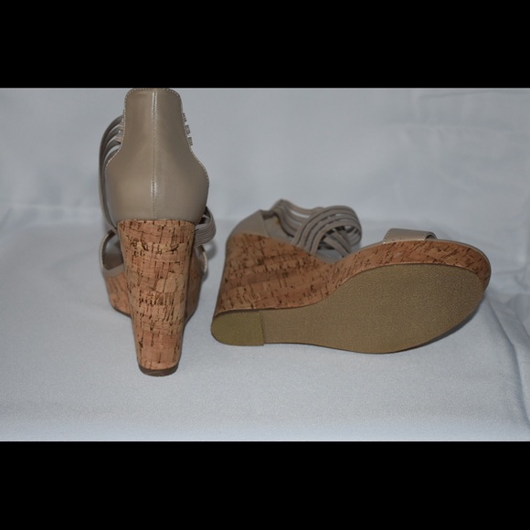 Steve Madden strappy  wedge heels - Picture 5 of 5